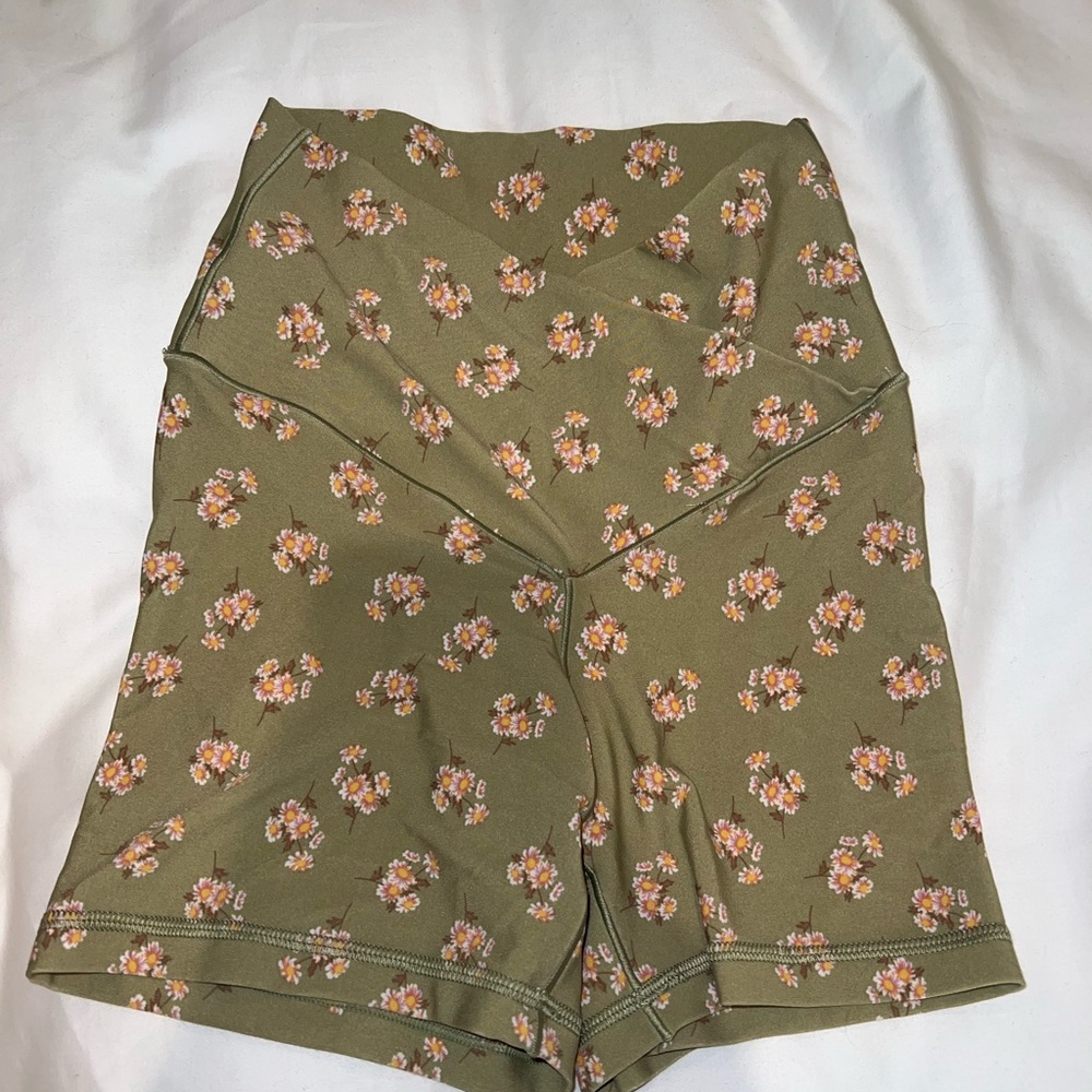Aerie crossover biker shorts in floral green.